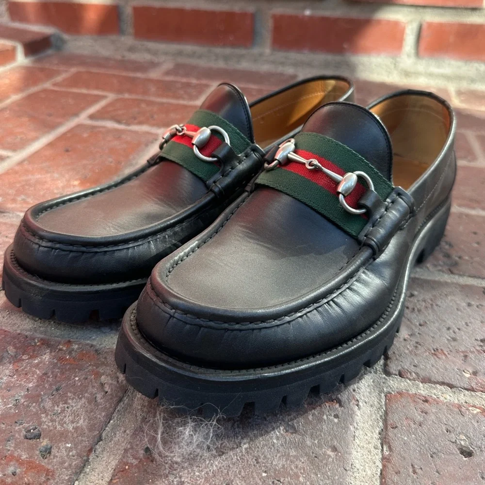 Gucci Black Leather Loafers with Green and Red Accents - Picture 2 of 7